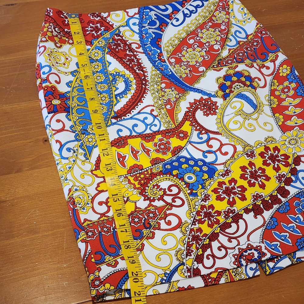 Talbots Pencil Skirt Womens 2P Red Blue Yellow Paisley Lyocell Blend Career NEW - Picture 7 of 9